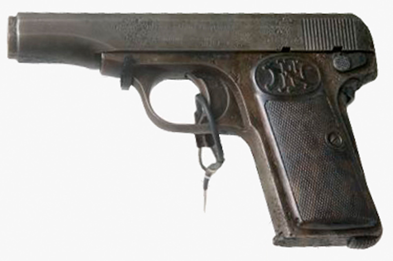 Pištolj koji je 16 juna 2004 otac Thomas Neulinger predao direktoru Bečkog vojno-istorijskog muzeja