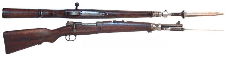 Četnički karabin M.1924 ČK sa jurišnim dvosjeklim nožem-bajonetom montiranim na cijev - ovo oružje razvijeno je za specijalne (jurišne) jedinice Kraljevine Jugoslavije