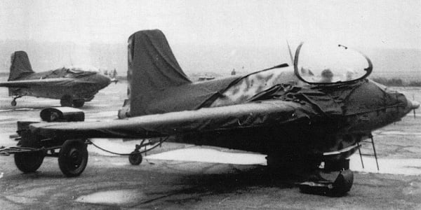 Me-163 Komet na stajanci aerodroma. Revolucionarni Komet je zasigurno jedini imao futuristički izgled lovačkog aviona na nebu tokom Drugog svetskog rata