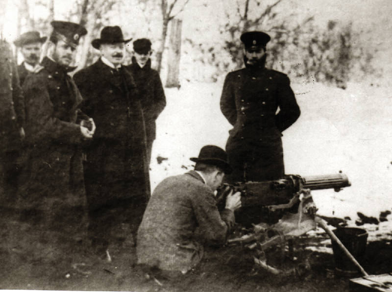 Georg Luger prisustvuje probama mitralјeza 7mm maxim.