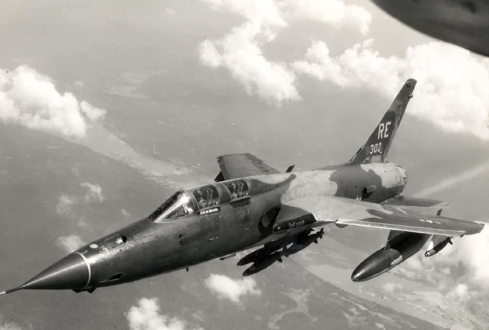 F-105F iz sastava 44. TFS, 355. TFW u letu iznad Vijetnama avgusta 1970. godine