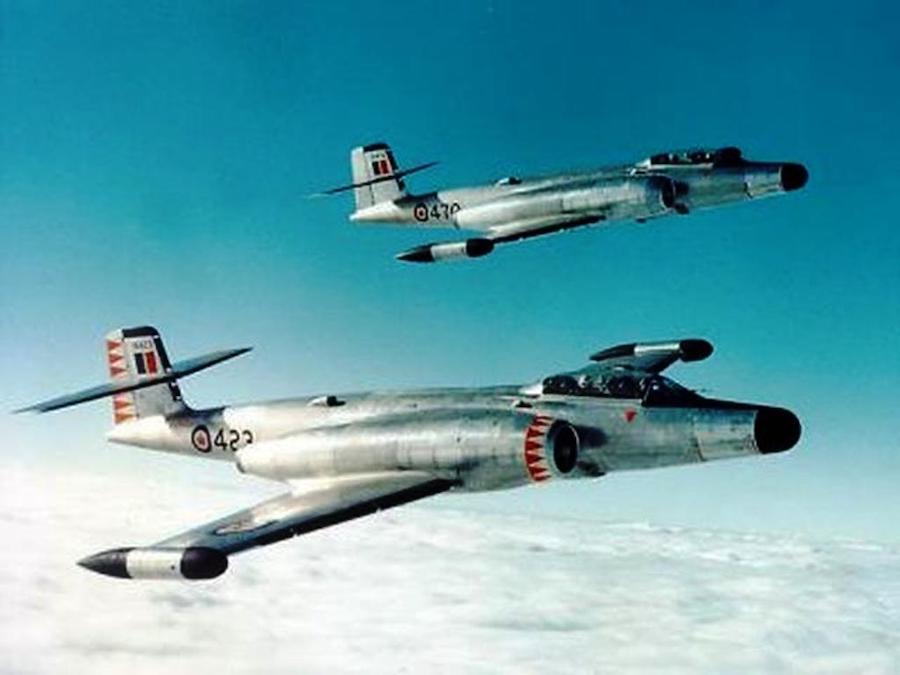 Kanadski lovci CF-100 Mk-5 Canuck u letu