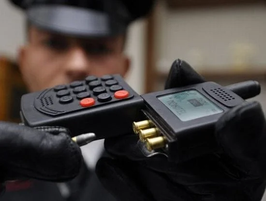 Policija pregleda Nokitel-pištolj .22LR