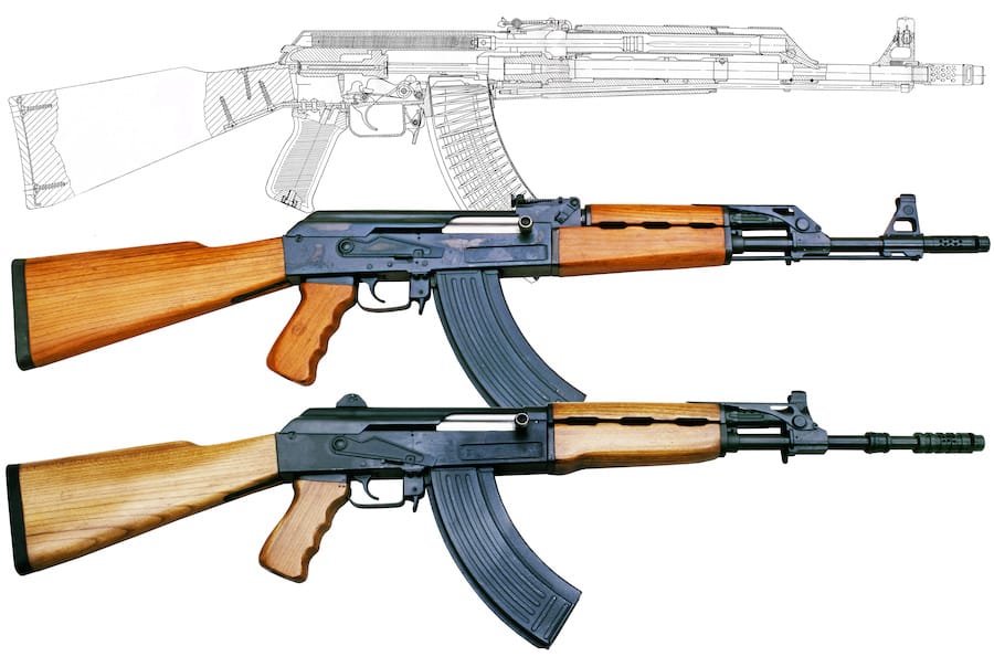 Presek puške M64A/M70 i izgled AP M64A sa okvirima kapaciteta 30 metaka.