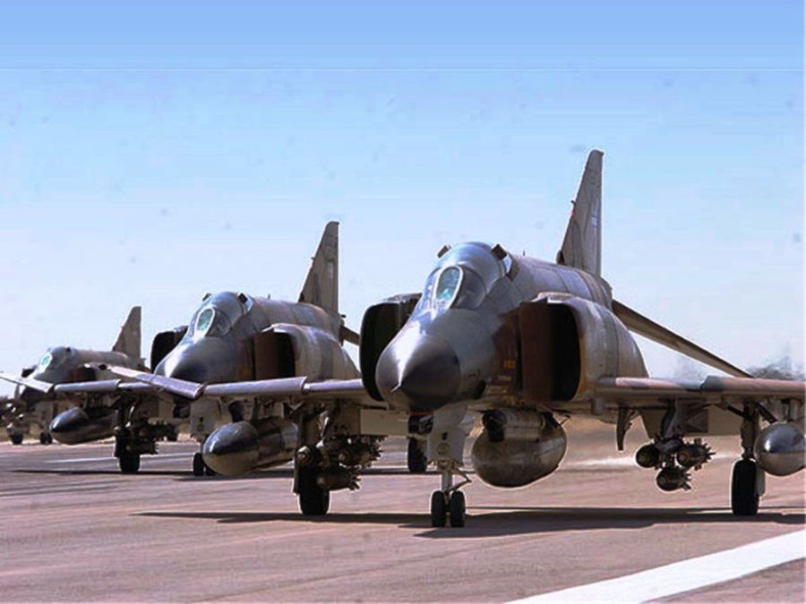 Iranski F-4E pred poletanje