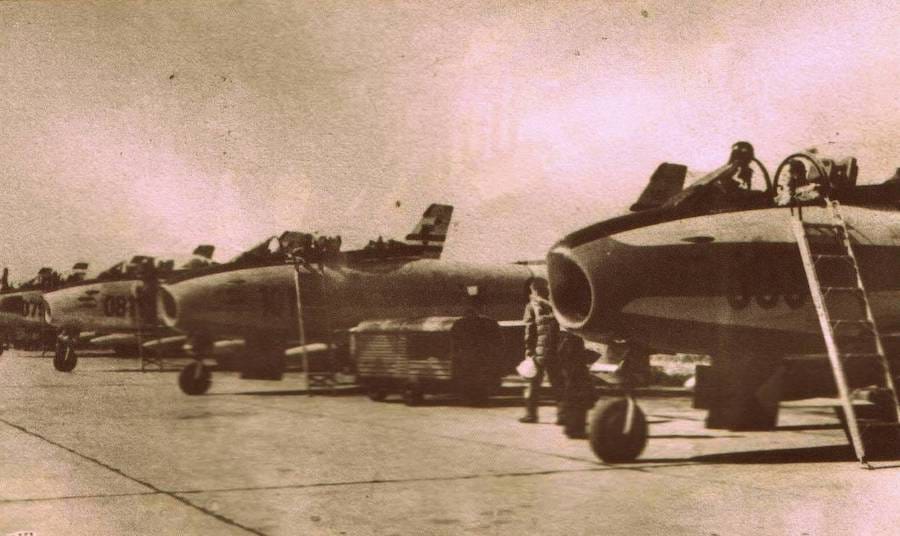 Avioni F-86E prve jugoslovenske akro grupe na stajanci