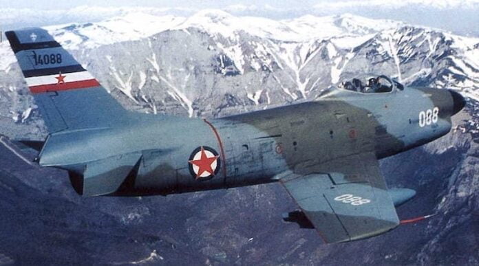 F-86D Sejbr Dog JRV u letu