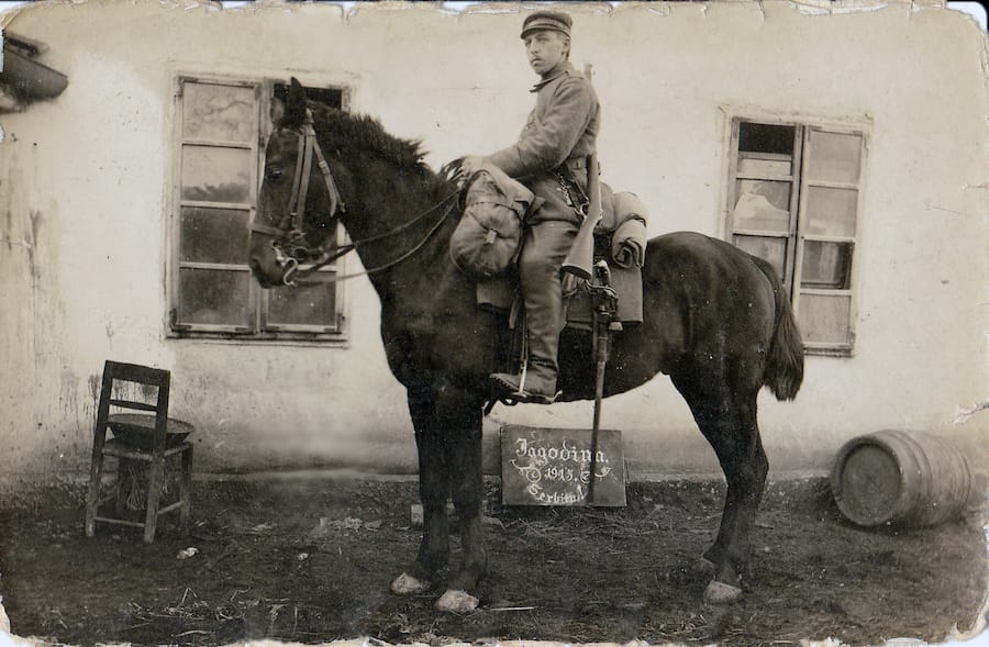 Konjanik nemačkog konjičkog odelјenja №.49 naoružan palašem M1889. Jagodina, 1915