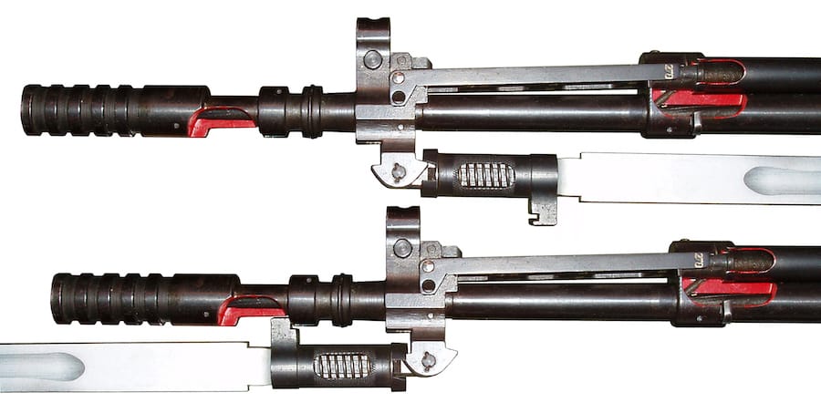 Delimični presek tromblonskog dodatka, pozajmice gasova i noža u skloplјenom i ispravlјenom položaju puške M59/66