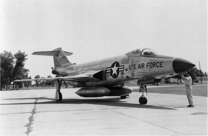F-101A Voodoo je bio jednosedi lovac namenjen eskortu bombardera na velikim udaljenostima. Vremenom je svoju glavnu ulogu zamenio. ulogom nuklearnog lovca-bombardera