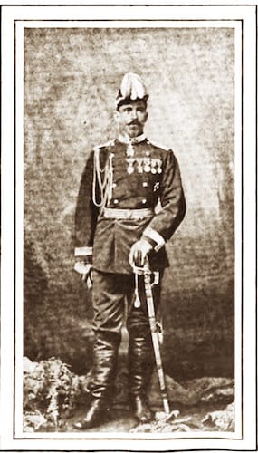 Daglas Mekajver u srpskoj uniformi