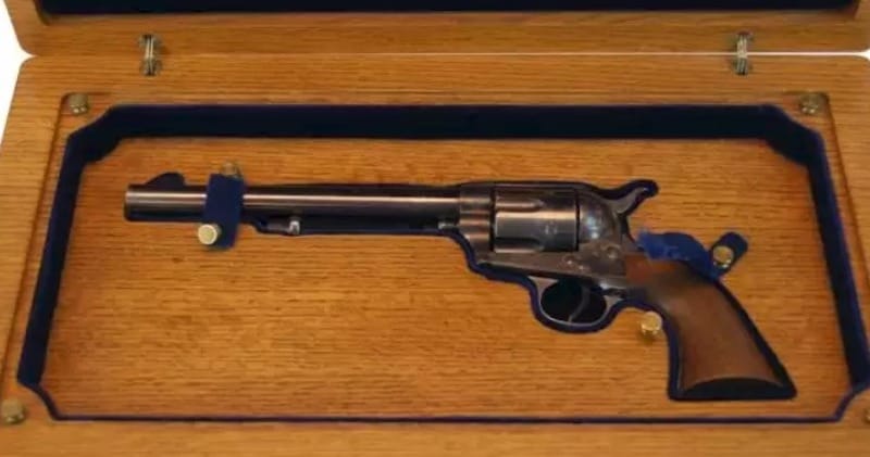 9. Revolver .45 Colt Vajata Erpa, 225.000 dolara