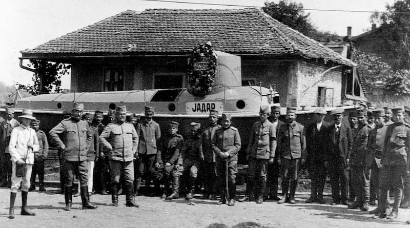 Svečanost povodom porinuća prvog srpskog rečnog oklopnog čamca ''Jadar''. Brodogradilište na Čukarici, Beograd, 19. avgust 1915. MGB, FI1-666