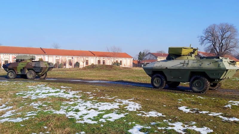 U Centru za obuku kopnene vojske realizuje se obuka u upravljanju borbenim vozilima dela pripadnika pešadijske čete iz sastava Vojske Srbije koja se priprema za učešće u mirovnoj operaciji Ujedinjenih nacija u Libanu (UNIFIL)