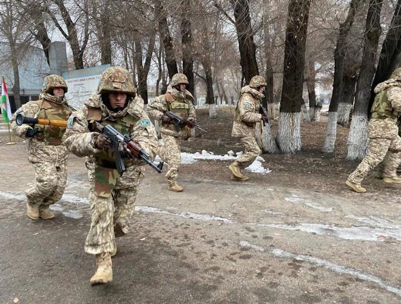 Tadzikistanski vojnici