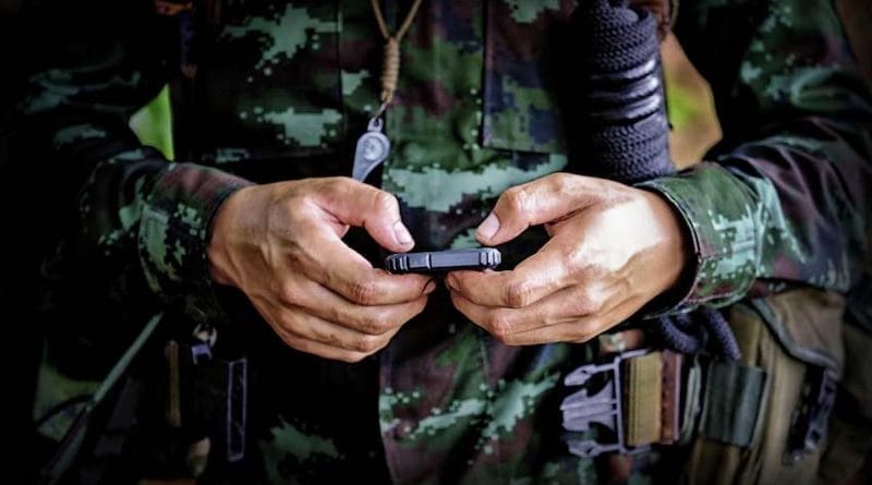 Grupacija Aquarius i Kasperski Lab predstavili su bezbedan pametni smartfon, koji je pozicioniran kao idealno rešenje za vojsku i specijalne jedinice. Uređaj se zvanično zove džepni personalni računar (PDA). Proizvodni pogon se nalazi u Ivanovu.