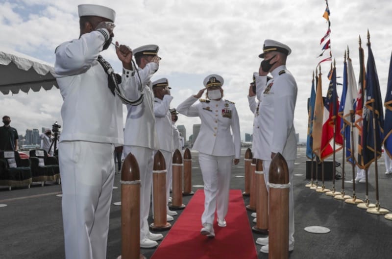 Ceremonija smene komande USS Abraham Linkoln, 19. avgust 2021. (Foto: podoficir 3. klase Jeremiah Bartelt / DVIDS)