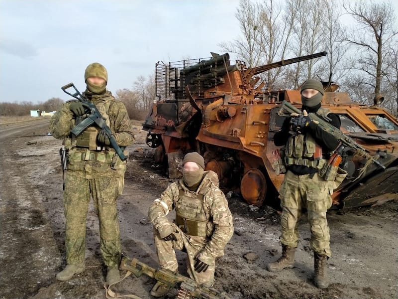 Ruski vojnik sa automatom Val u Harkovskoj oblasti