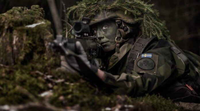 Svedski vojnik Foto Jimmy Croona : Försvarsmakten