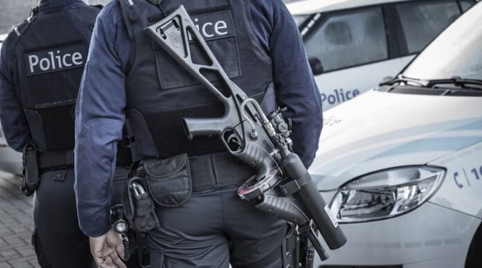 NELETALNO MOŽE BITI SMRTONOSNO - FN 303