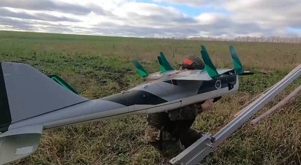 rusija prikazala moskit dron koji ometa ukrajinske komunikacije