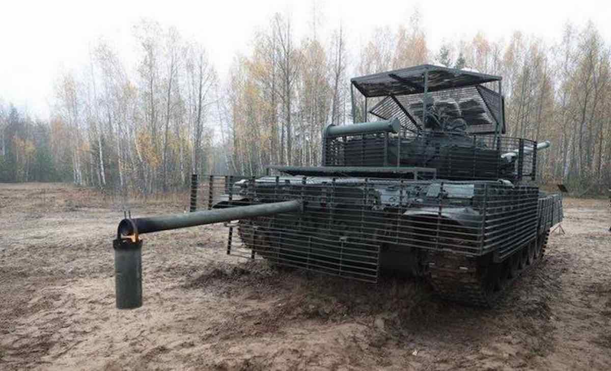 beloruski tenkovi t 72 opremljeni pecima kako bi preusmerili javelin projektile