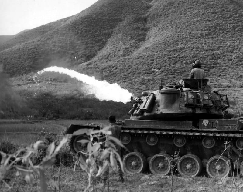 tenk bacac plamena m67 u vijetnamu 1966. godine