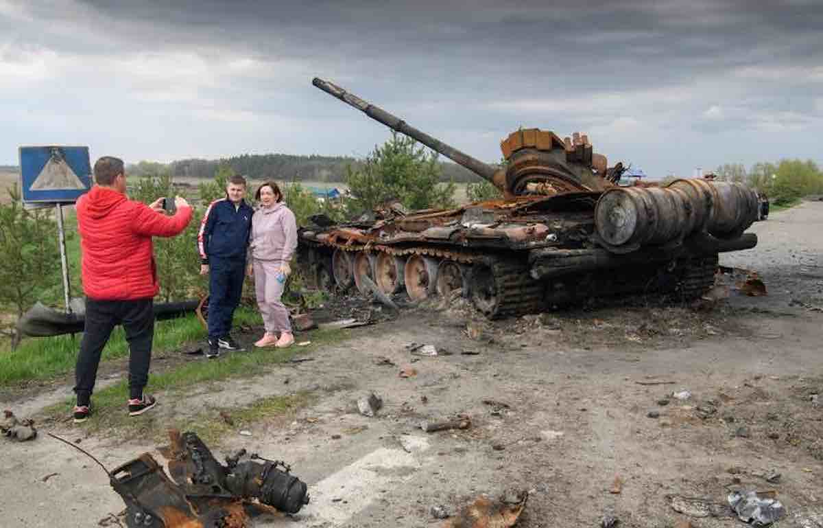 unisteni tenk u ukrajini