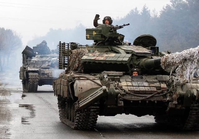 004 ukrajinski tenkovi 25 februar 2022