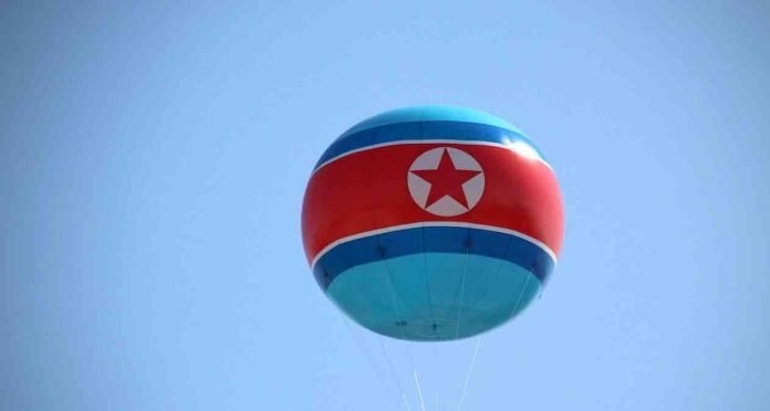 balon sa zastavom severne koreje