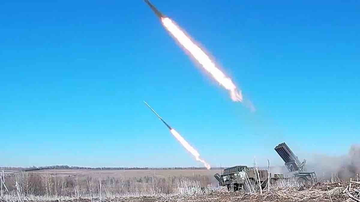 rusija udara ukrajinu u slabu tacku pogodeno kriticno postrojenje za popravku tenkova