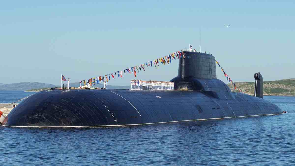 ruska podmornica dmitrij donskoj tk 208