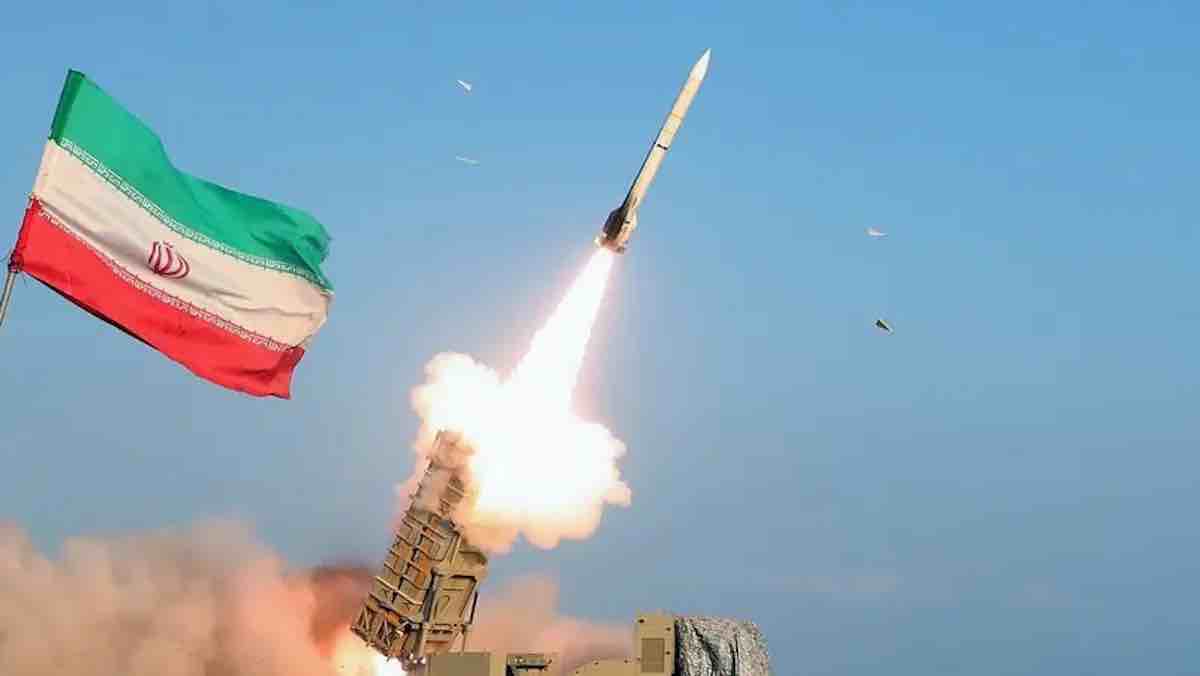 raketa je lansirana tokom godisnje vezbe u obalskom podrucju omanskog zaliva i blizu ormuskog moreuza iran.jpg copy