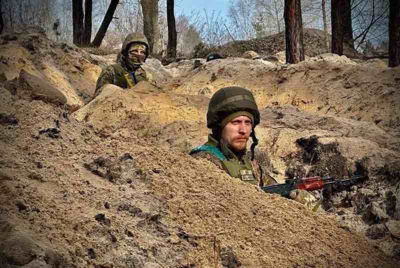 ukrajinski vojnici na frontu