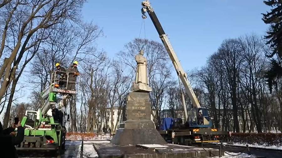 spomenik vatutinu u kijevu