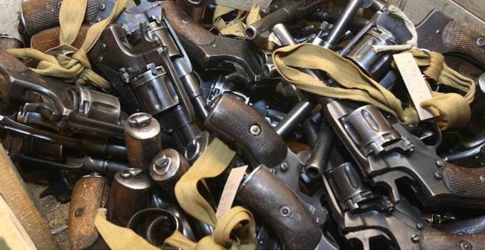 Prigožin pokazao zarobljeno staro oružje u Soledaru; nudi ga u zamenu za artiljerijsku municiju