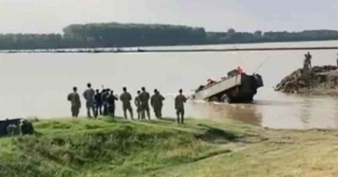 piranha 3 rumunske vojske potonuo u dunavu pokusavajuci da prede rukavac borcea