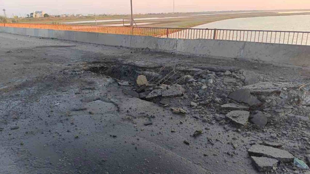 ukrajina udarila na severni krimski most britanskim projektilima storm shadow