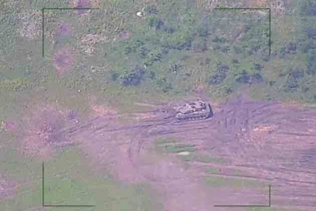 ukrajinski tenk leopard 2a6 ostao bez topa tokom bitke