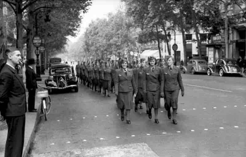 pomocnice vermahta u parizu 1940