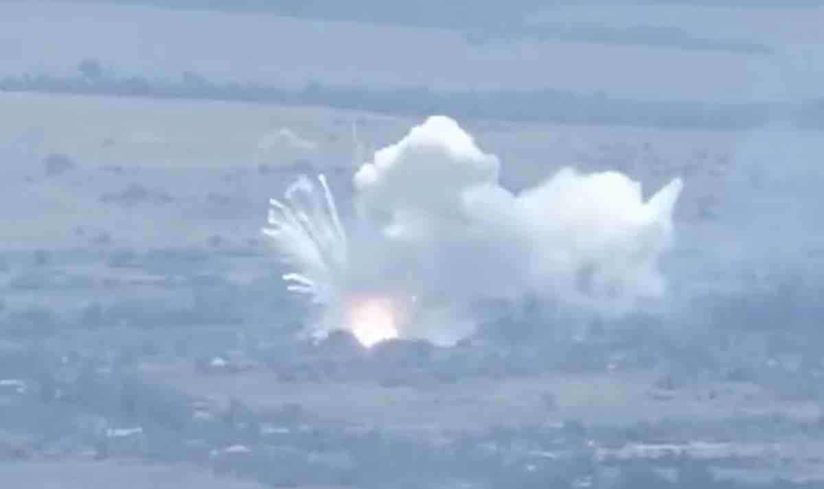 ukrajinske trupe digle u vazduh ruski buratino teski bacac plamena fpv kamikaza dronom 00.33.06