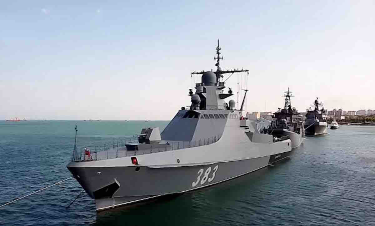 ukrajinski pomorski dronovi ponovo pokusali napad na ruski brod u crnom moru oba camca unistena