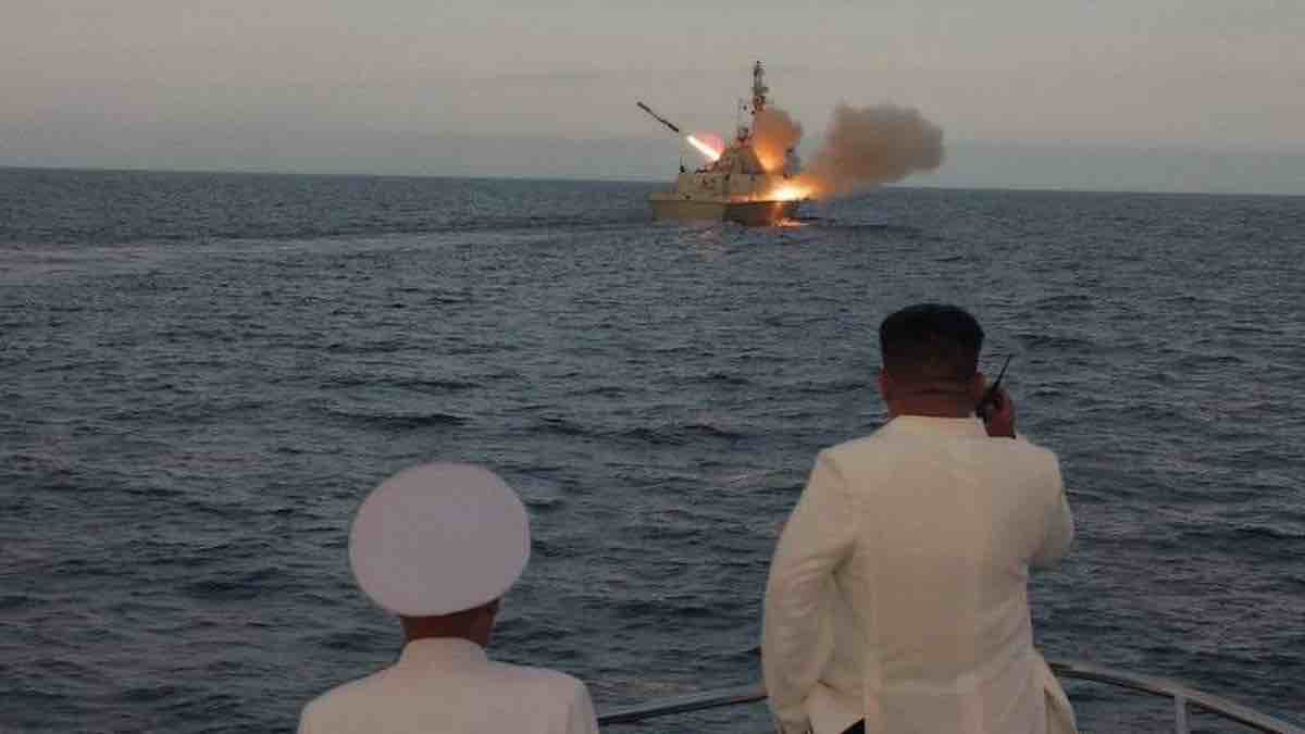 Kim Džong Un nadgleda lansiranje krstareće rakete Hvasar-2