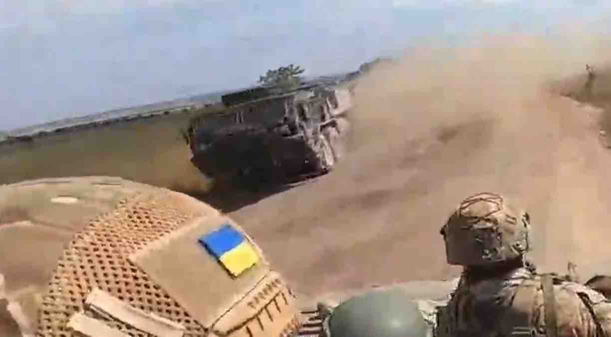 remontno evakuaciono vozilo m984a4 „hemtt vojske ukrajine. septembra 2022. ukrajina. kadar iz videa 22teror bataljon22