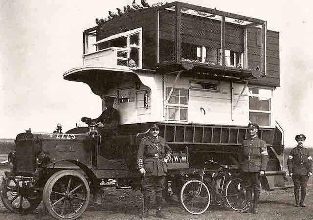 lononski autobus tipa v preraden za vojne potrebe