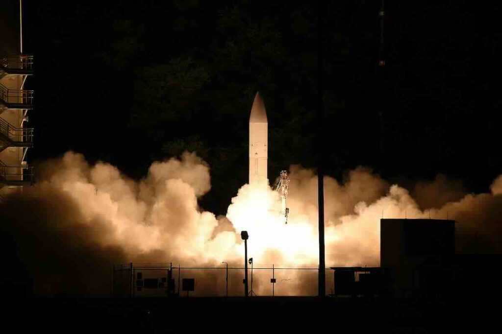americka mornarica i americka vojska zajedno su izvele lansiranje zajednickog hipersonicnog kliznog tela c hgb iz pacifickog raketnog dometa