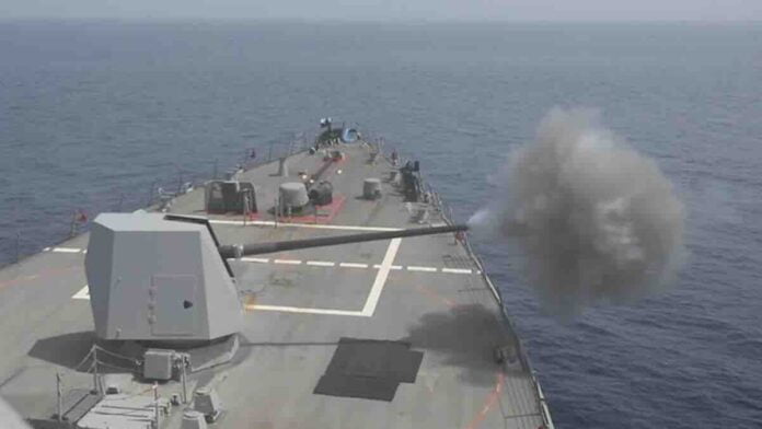 uss thomas hudner puca iz topa