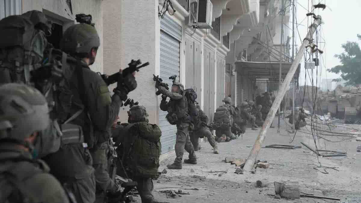 trupe 98. divizije deluju u juznom delu gaze kan junisu na fotografiji objavljenoj 6. decembra 2023. izraelske odbrambene snage