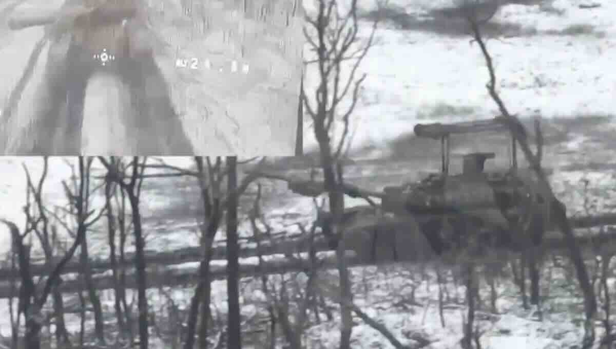 ukrajinski vojnici koriste fpv dron naoruzan rpg raketnom bojevom glavom da gadaju ruski tenk t 90m video