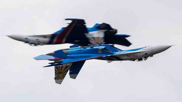 dva suhoja izvode ogledalo 2016